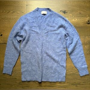 Aritzia Wilfred Free V-Neck Long Sleeve Sweater In Periwinkle Blue Size XXS